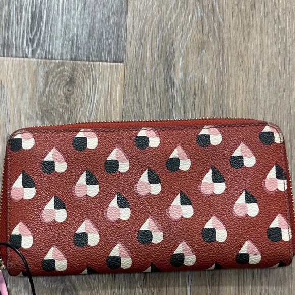 LIKE NEW! Coach RETIRED COACH ACCORDION ZIP White Check Heart Purses White Bag - Picture 4 of 12